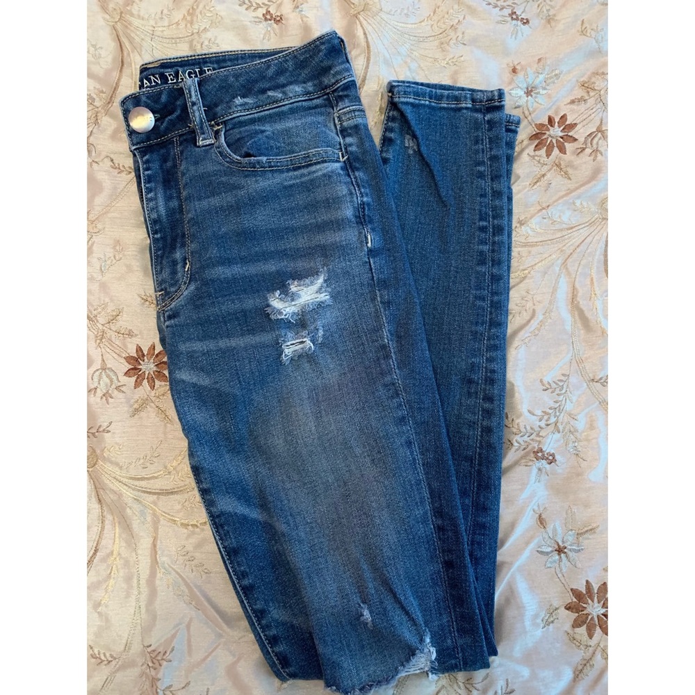 Distressed American eagle jeans